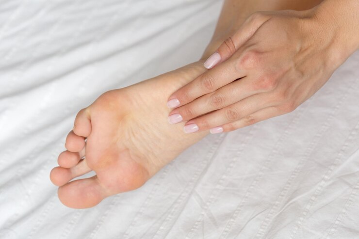 Is Foot Numbness Dangerous? Exploring Underlying Issues | Credihealth