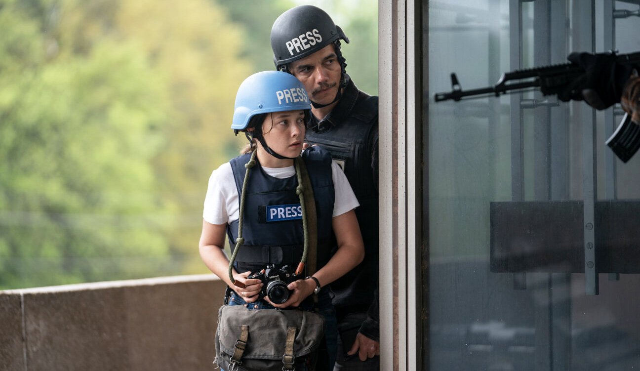 Review: Alex Garland's 'Civil War' is an Exercise in Narrative Emptiness | FirstShowing.net