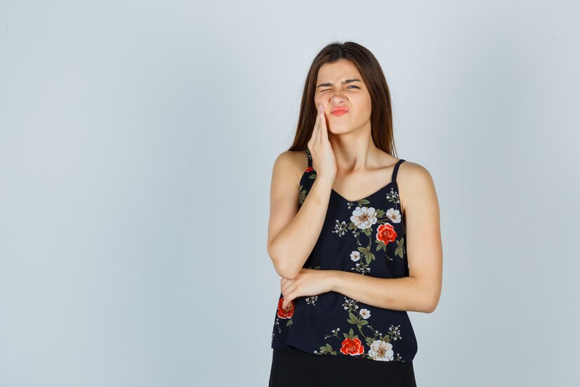 How to Stop Sensitive Teeth Pain Immediately? Effective Ways | Credihealth