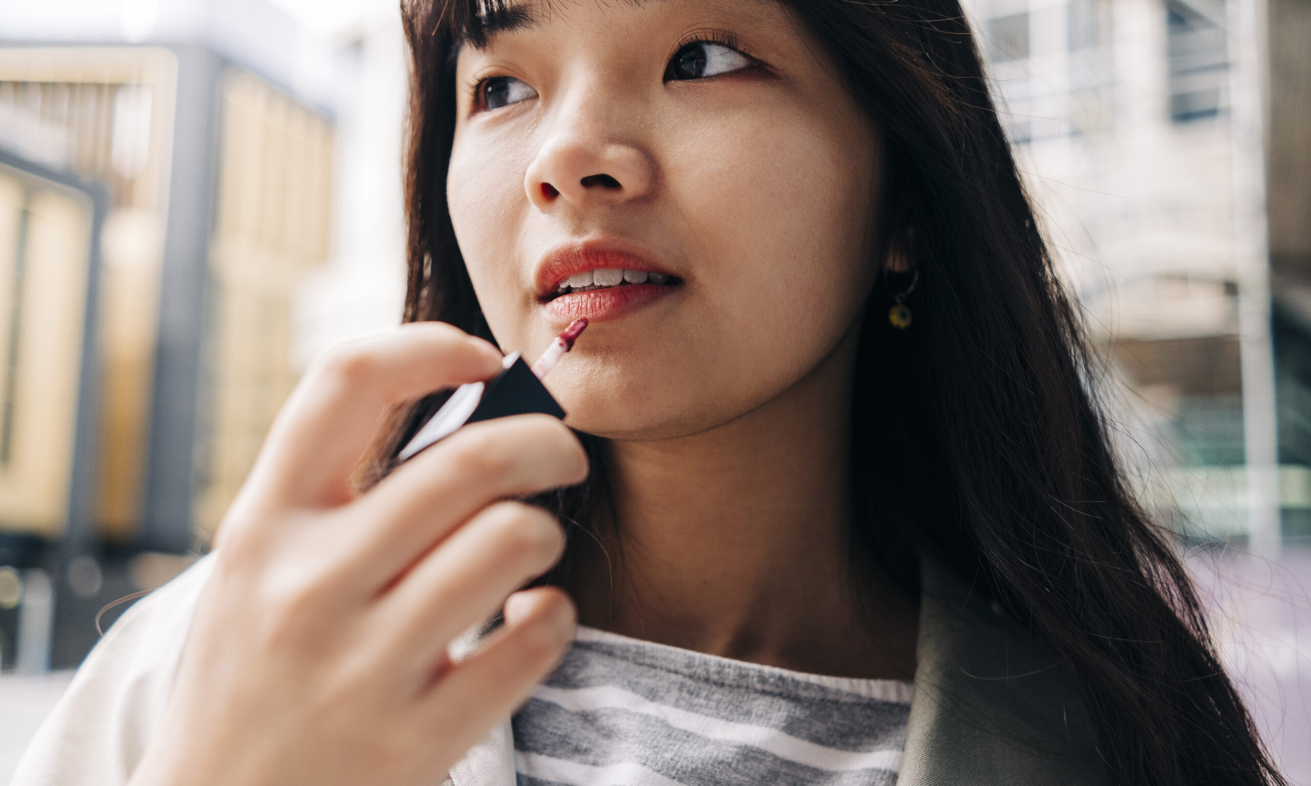 Hydrating Versus Moisturizing Lip Products: What's the Difference?