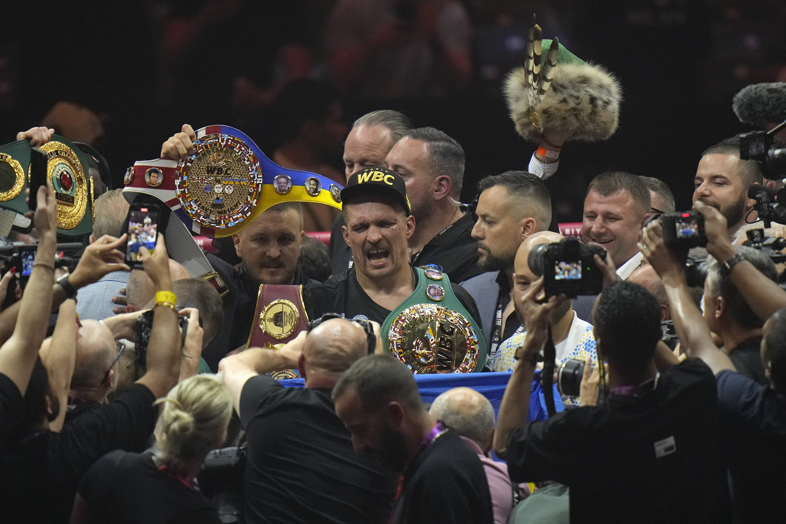 Oleksandr Usyk beats Tyson Fury to become undisputed heavyweight champion