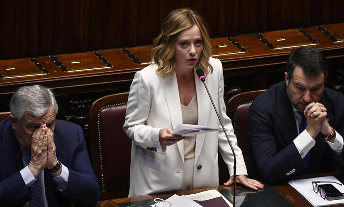 Meloni alla Camera: 'Non imporre scelte di una maggioranza fragile, dalle urne un voto chiaro' - Europa - Ansa.it