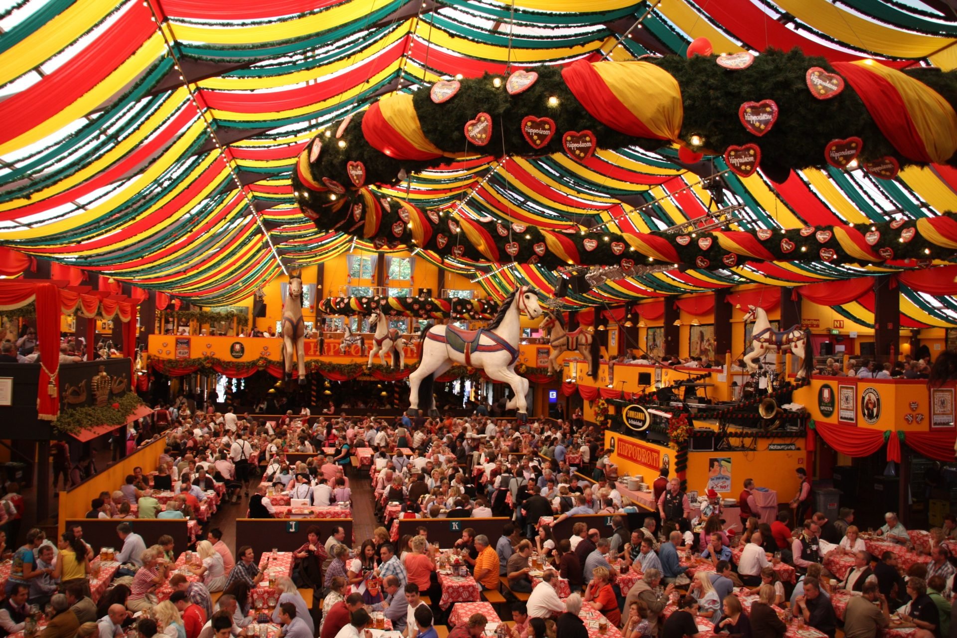 Culinary Guide to the Best Food at Oktoberfest in Munich - Travel Dudes