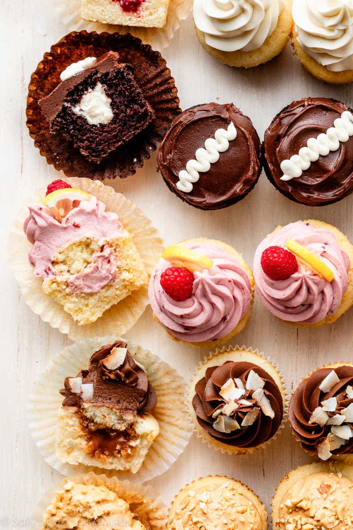 How to Fill Cupcakes (Video Tutorial) - Sally's Baking Addiction