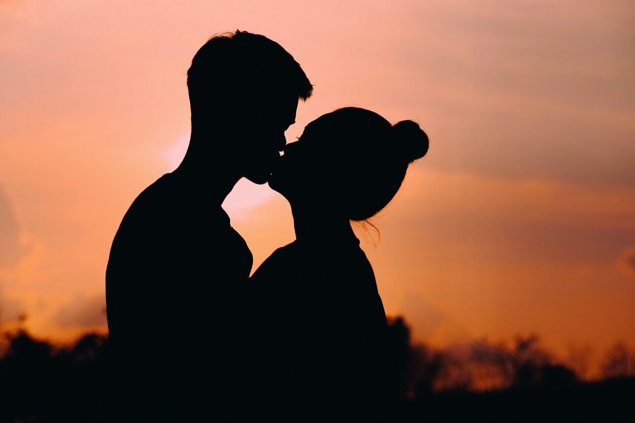 Make Money with Spicy Romance Books - MoneyMagpie