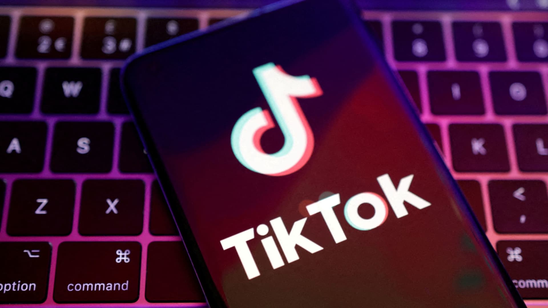 TikTok 'finfluencers' accurately called the AI rally, but credibility concerns dog them