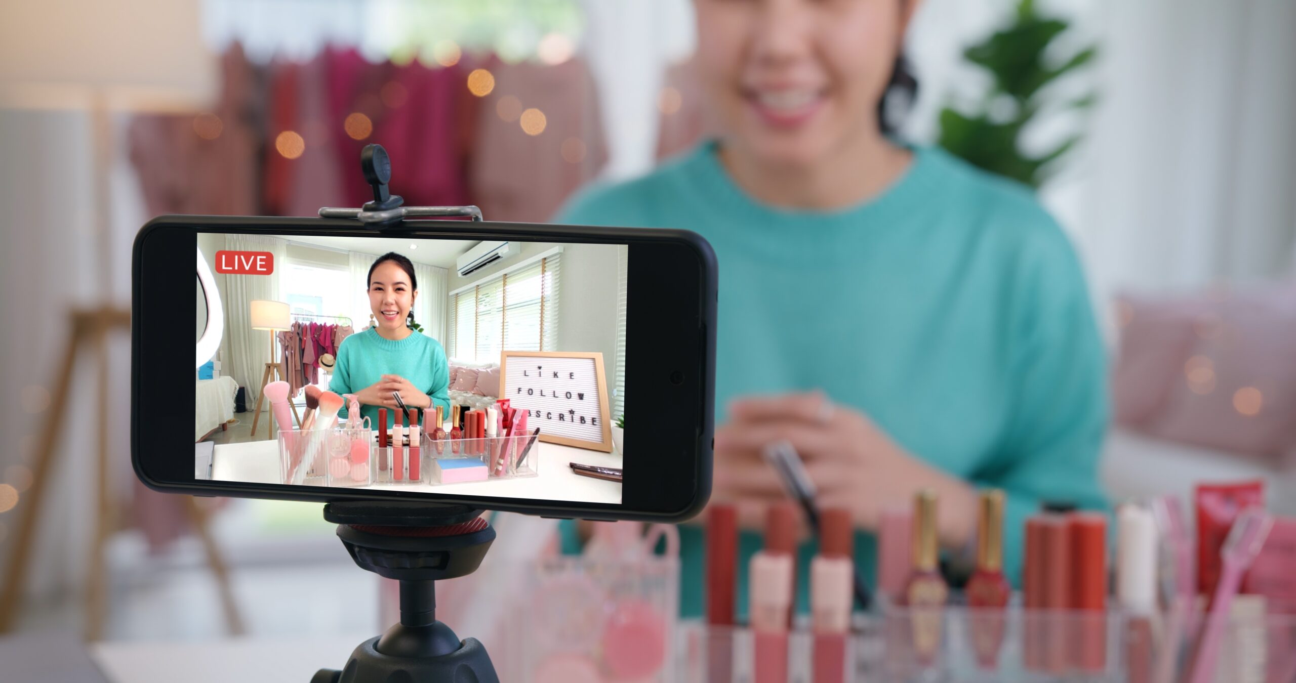 7 B2C Influencer Marketing Tactics for B2B Success