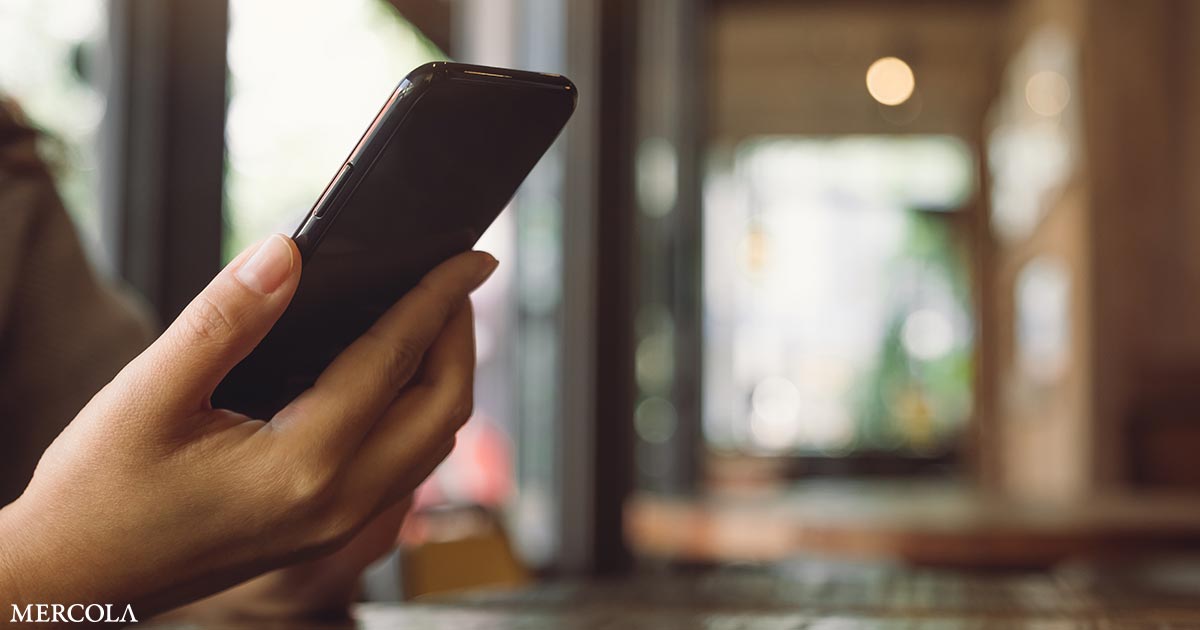 The Benefits of Letting Go of Your Smartphone