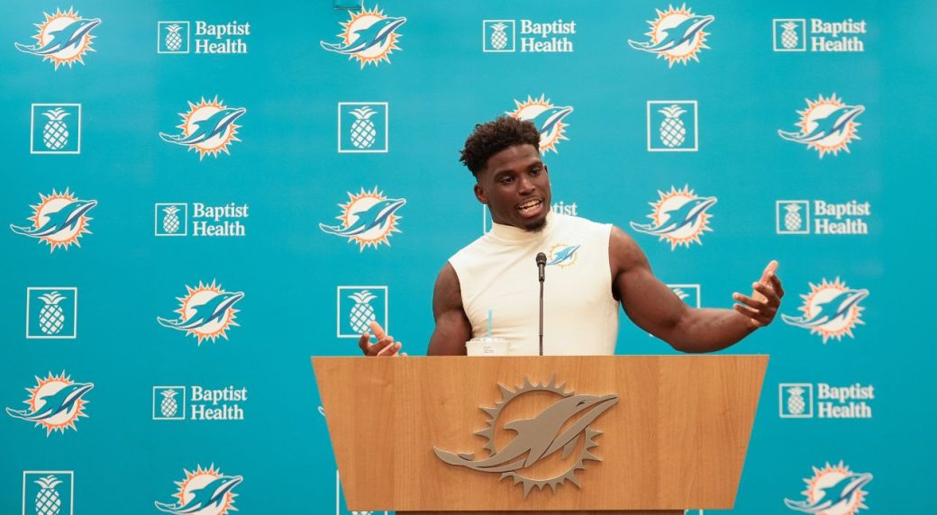 Tyreek Hill admits he could have handled traffic stop better, still wants officer fired