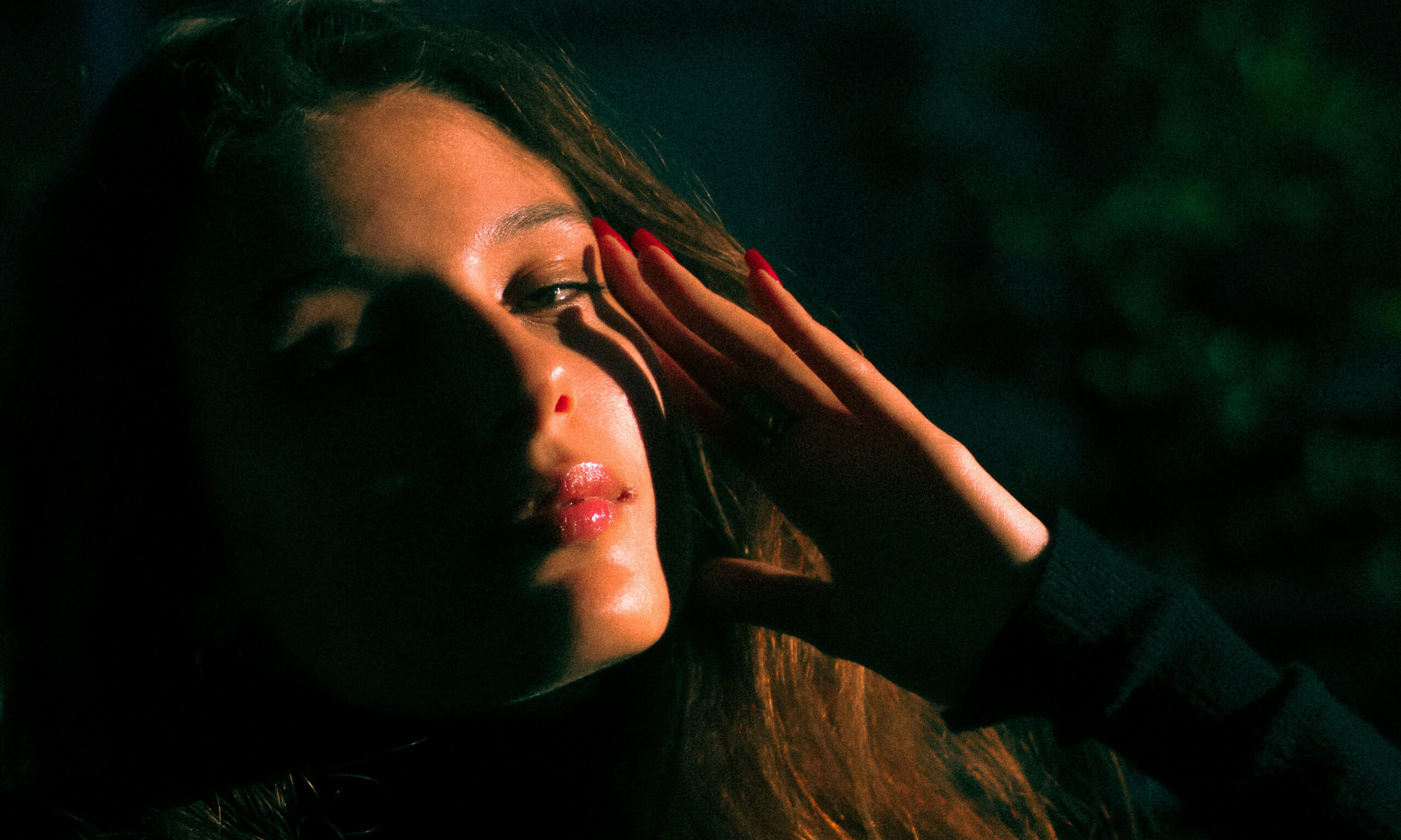 Mirror Skin Gives Glass Skin a Run for Its Money