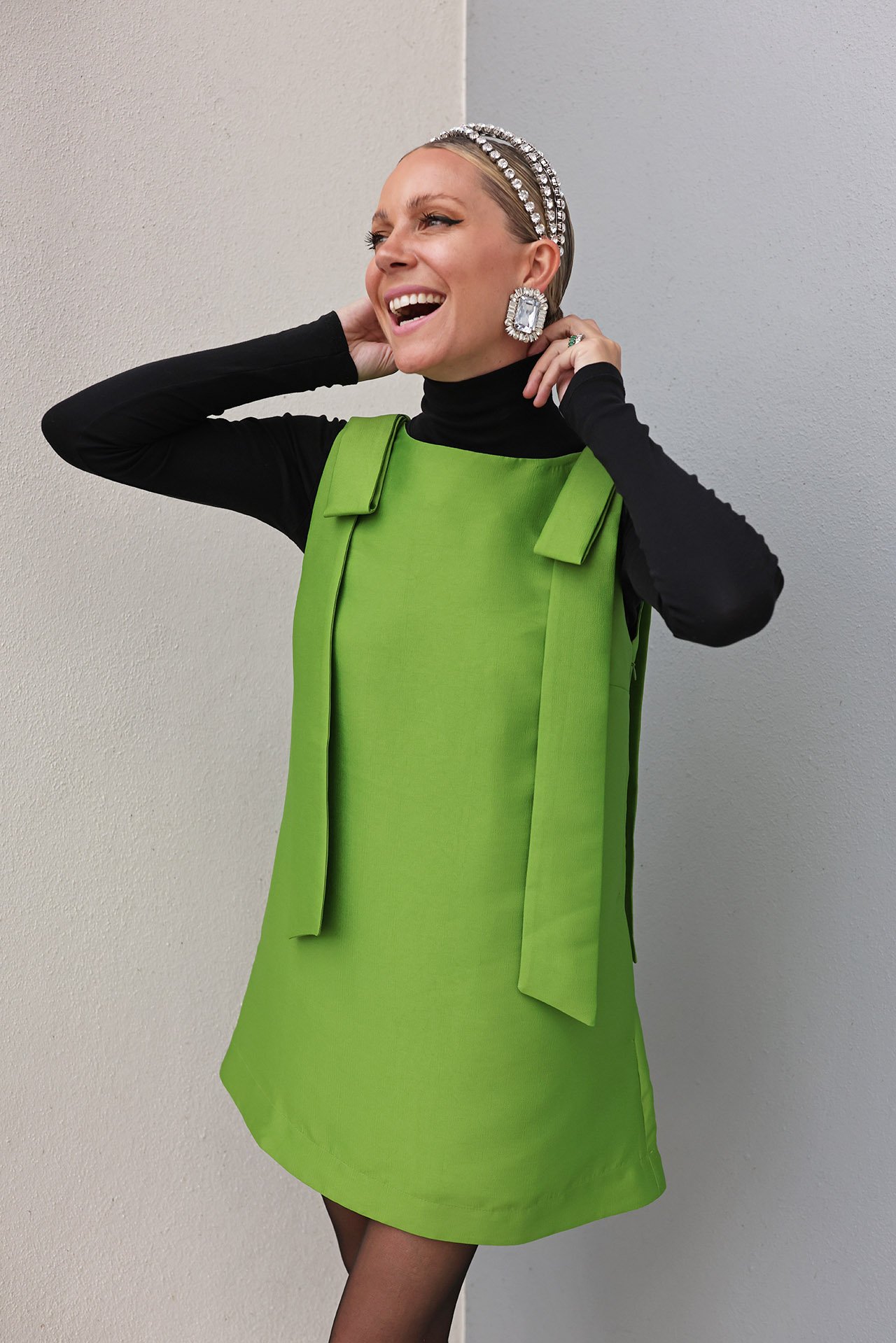 what to wear fro NYE, NYE outfit ideas, how to layer a turtleneck, party looks for 2024