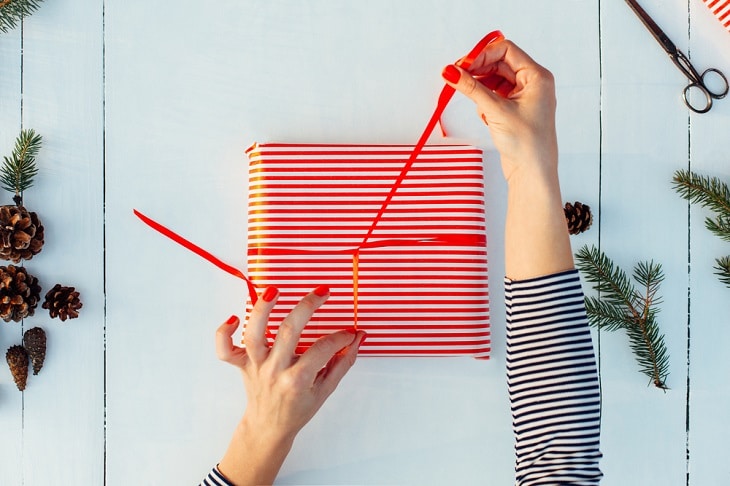 Expert Tells Us How to Make money as a professional gift wrapper - MoneyMagpie