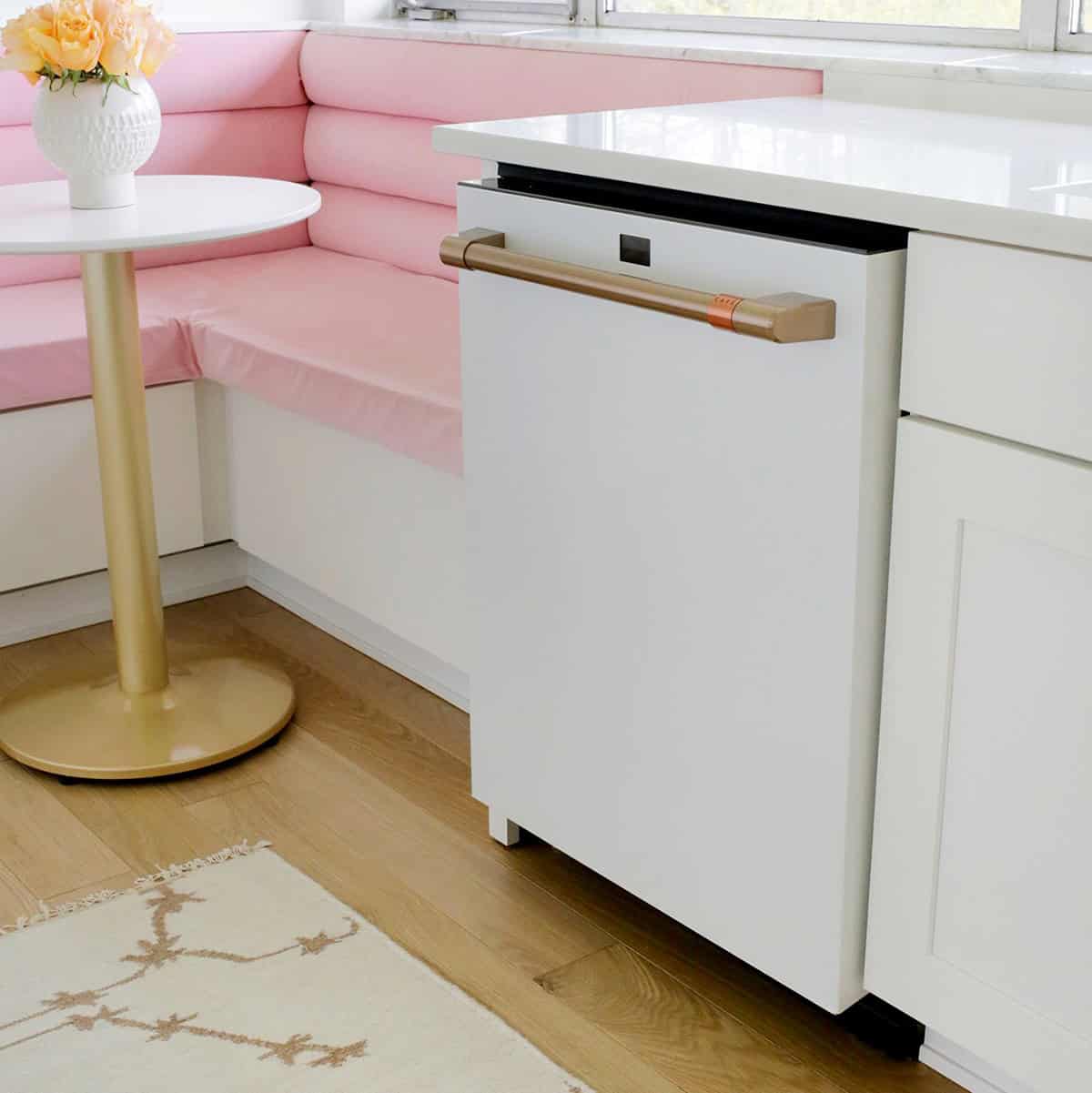 How to Clean a Dishwasher
