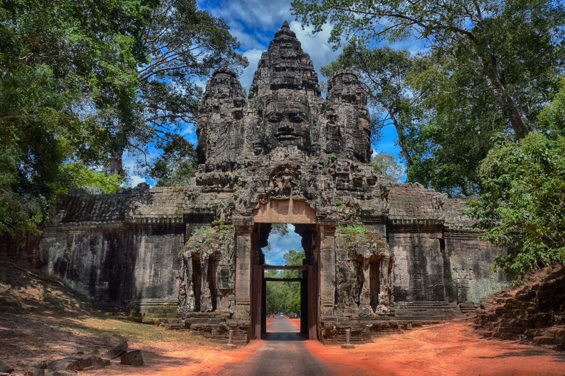 What is the Best Way to See the Angkor Wat Temples? - Travel Dudes