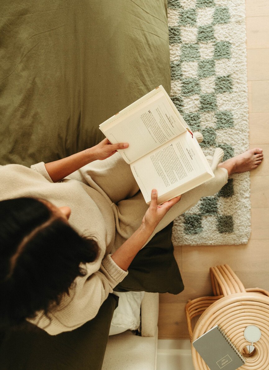 Your Winter Reading List: 20 Books for Your Cozy Night In