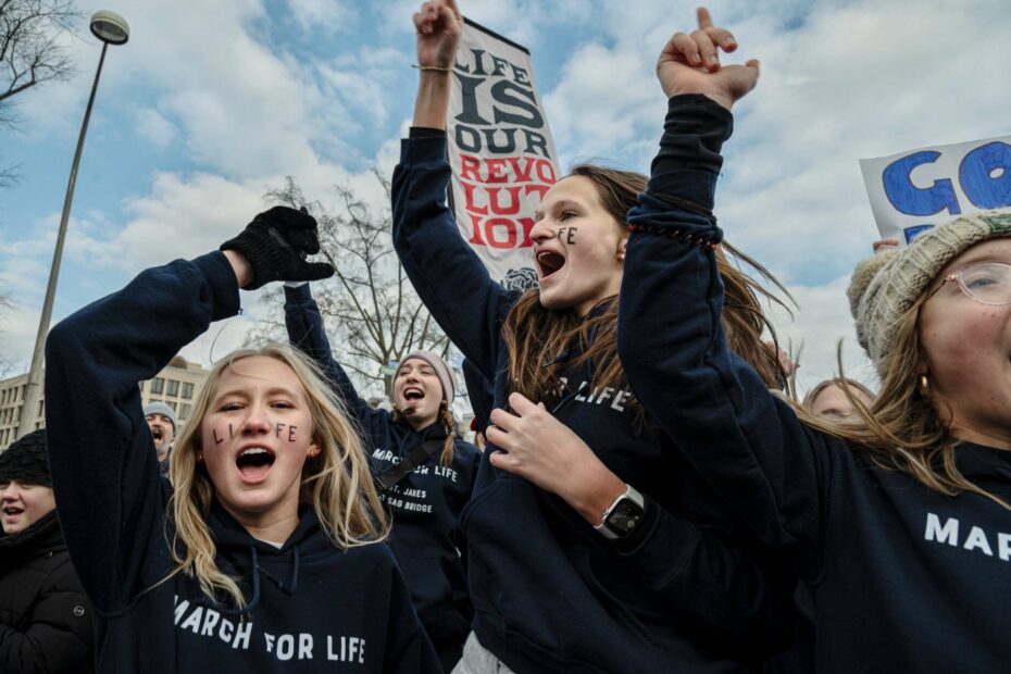 Four states consider bills to treat women who get abortions as murderers