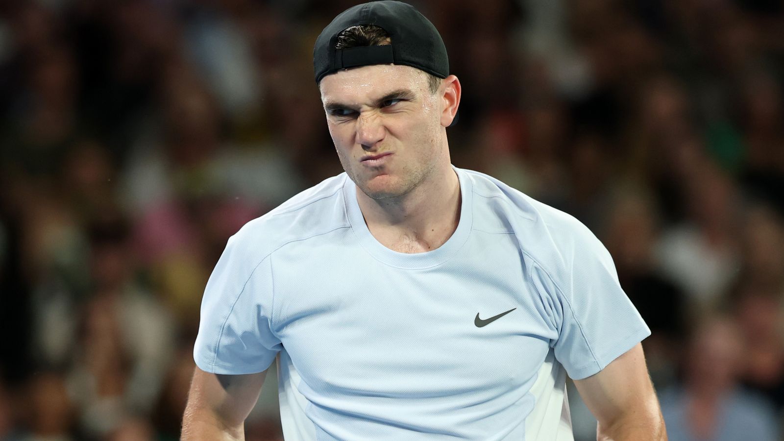 Jack Draper: British No 1 wins Australian Open epic to make third round as Jacob Fearnley also advances