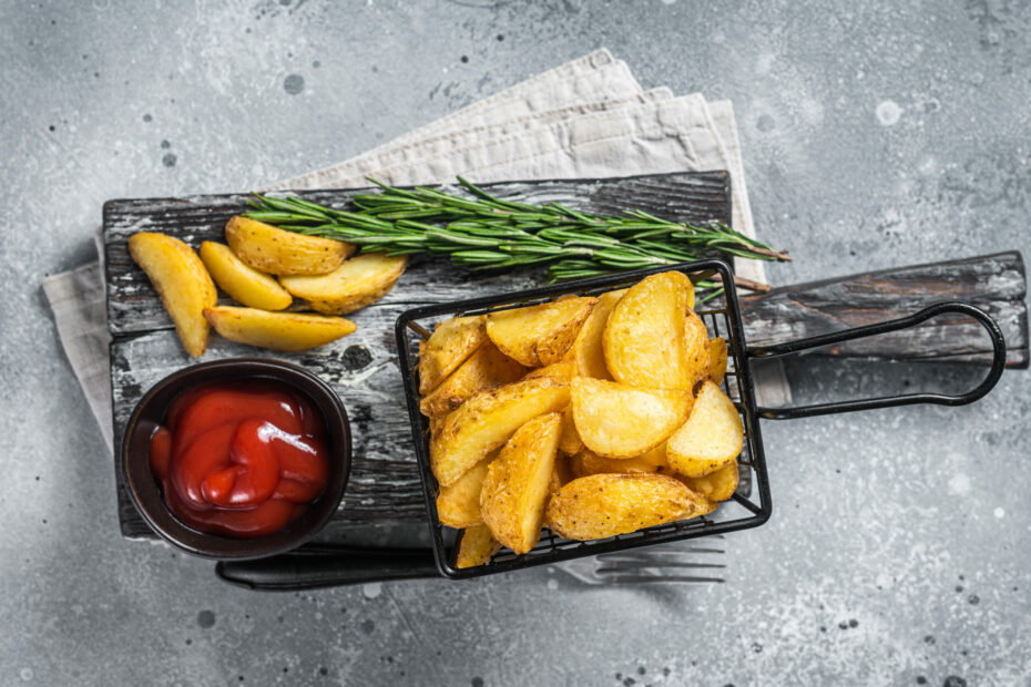 BEST EVER Airfryer Potato Wedges | Slimming World Friendly Recipe - Fatgirlskinny.net | Slimming Recipes, Healthy Eating & Weight Loss