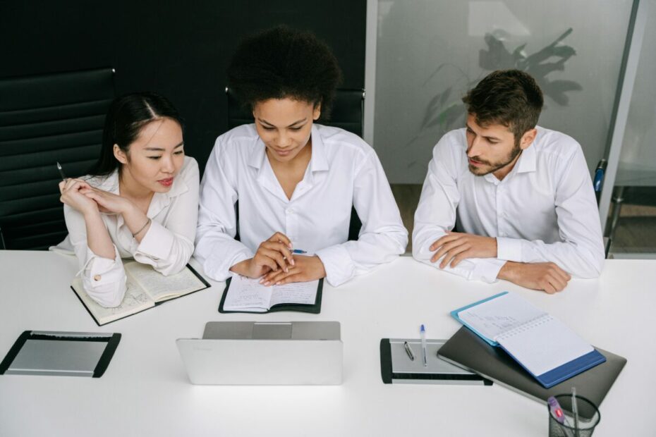 Guide to Optimising Cybersecurity Paid Campaigns - AccuraCast