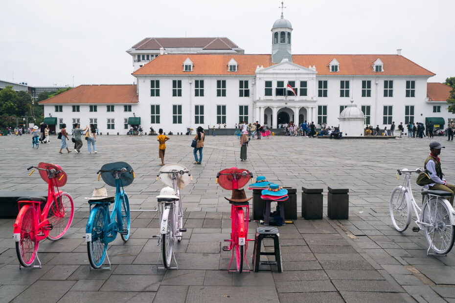 Is Jakarta Worth Visiting? (What To Expect + Unmissable Tips)