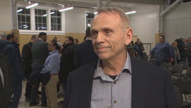Manitoba PC leadership candidate alleges there's porn in school libraries | CBC News
