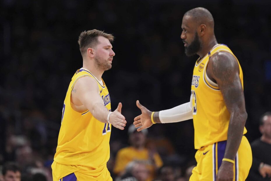 Luka Doncic NBA Utah Jazz VS Los Angeles Lakers LeBron James