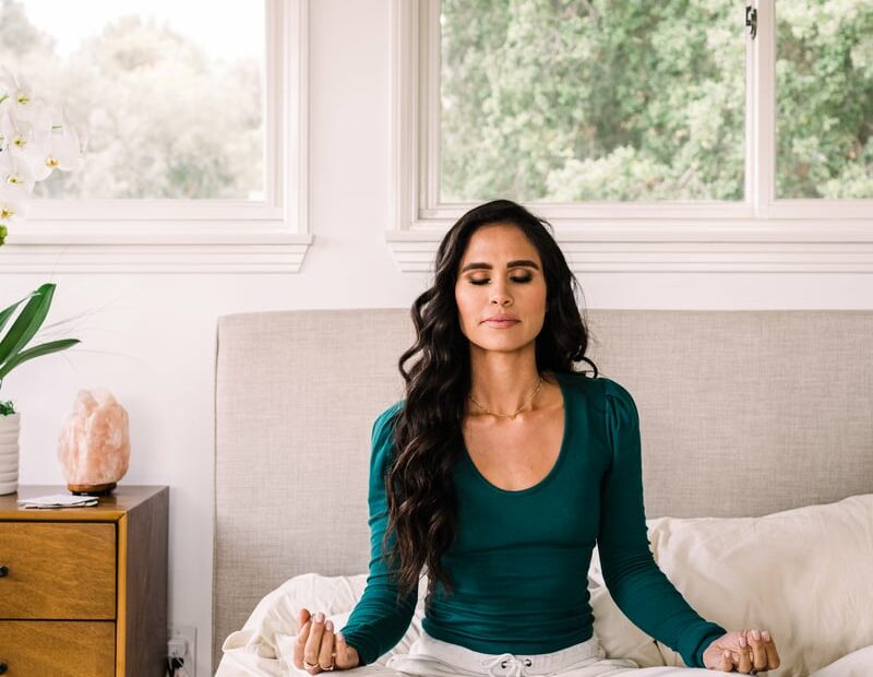 The Beginner’s Guide to Meditation: Finding Calm In the Chaos