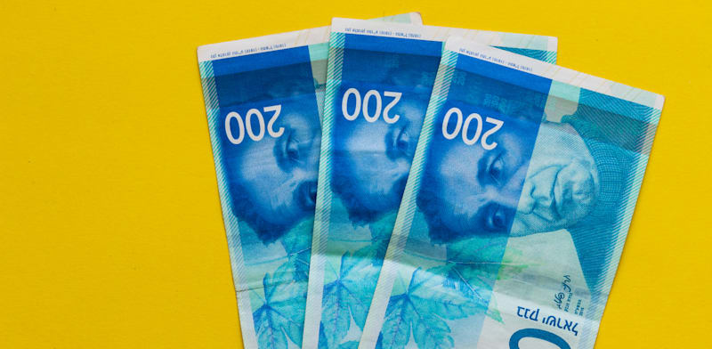 NIS 200 bills credit: Shutterstock