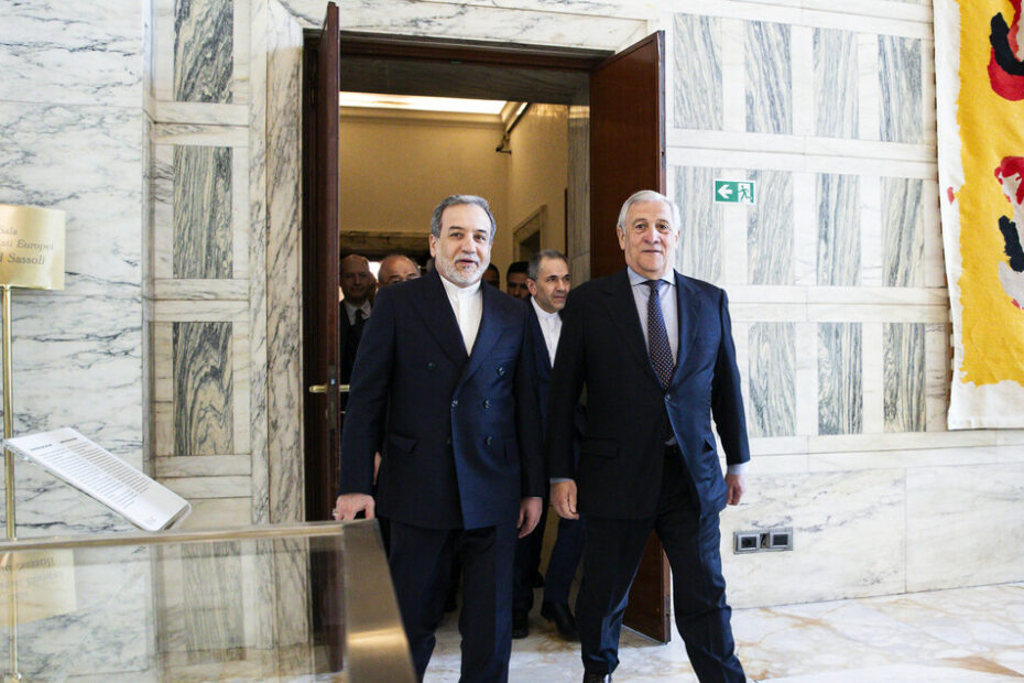 Dialogo Usa-Iran, iniziati i colloqui a Roma - Notizie - Ansa.it