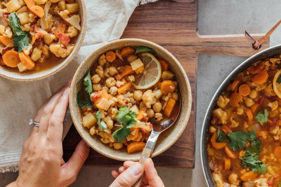 Food Combining vs. Eating Order: What to Know About These Digestive Game-Changers