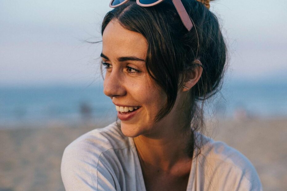 Photo by Anna Tarazevich: https://www.pexels.com/photo/woman-in-white-shirt-wearing-pink-sunglasses-8151625/