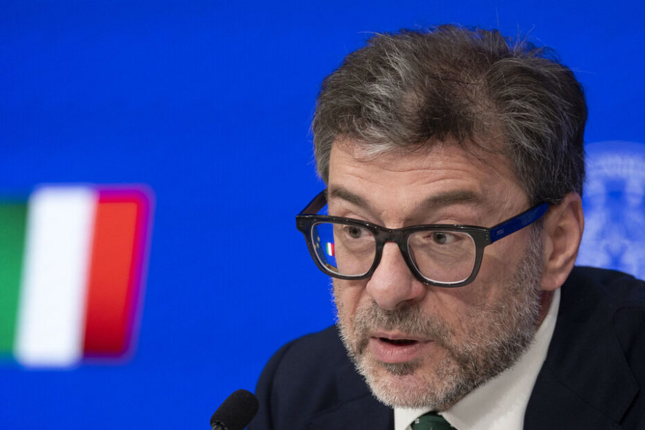 Giorgetti: 'Dfp solido, nessuna manovra per dazi o difesa' - Notizie - Ansa.it