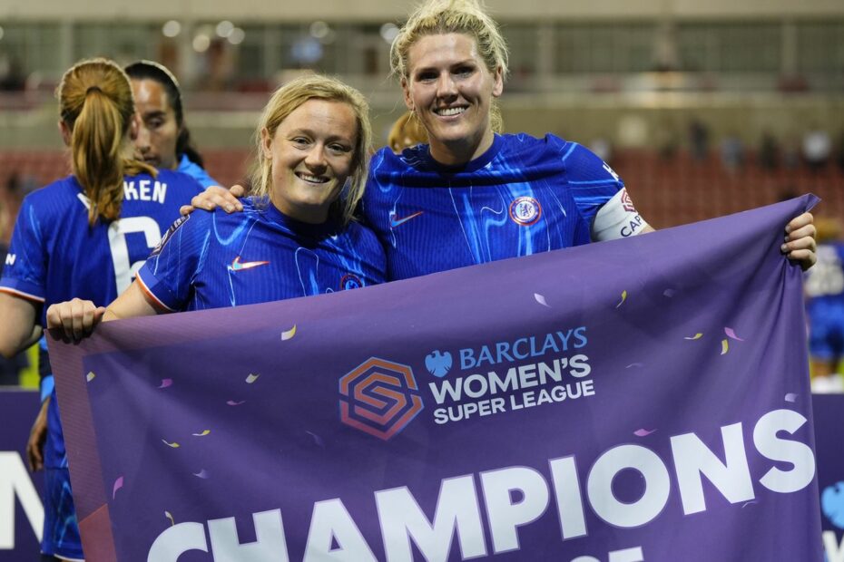 Manchester United Women 0-1 Chelsea Women: Lucy Bronze header helps secure Women's Super League title for Blues