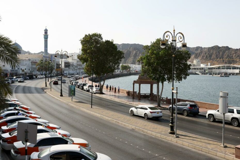 Negotiations between Iran, U.S. over Tehran's nuclear programme return to secluded Oman