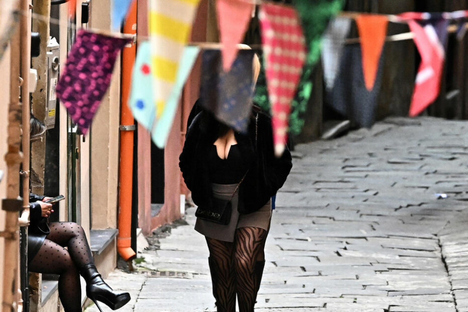 Prostituzione ed escort hanno il proprio codice del fisco - Notizie - Ansa.it