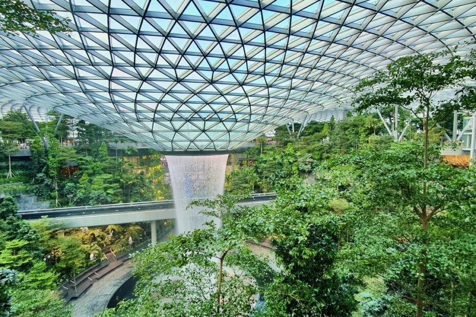 Rain Vortex in Jewel Changi Airport