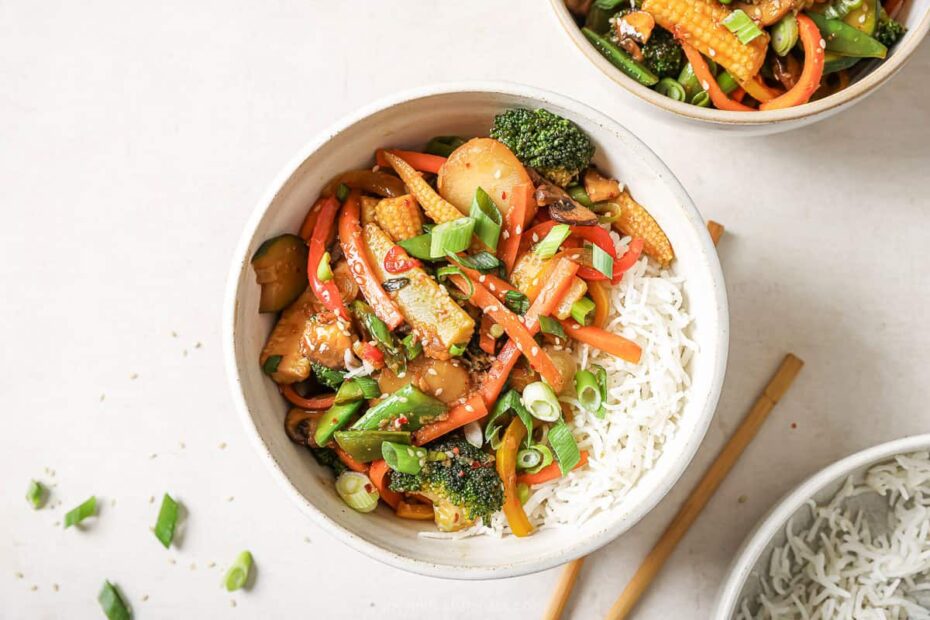 Vegetable Stir Fry - Easy Weeknight Dinner Recipe!