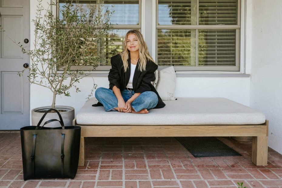 Why Loungewear Doesn’t Cut It in Europe (And What to Wear Instead)