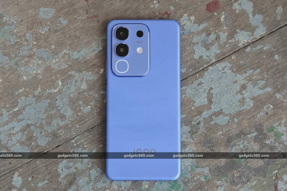 iQOO Z10x Review: A Big Battery Budget Smartphone