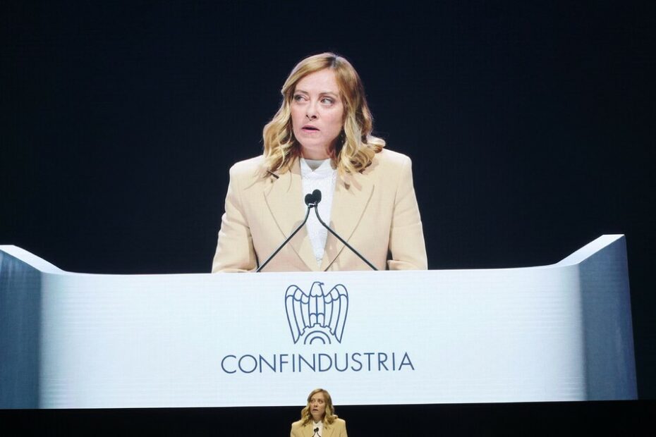 Assemblea di Confindustria, Orsini: 'Serve un vero piano straordinario per l'Italia'. Meloni: 'Su ex Ilva aiutino tutti' - Notizie - Ansa.it