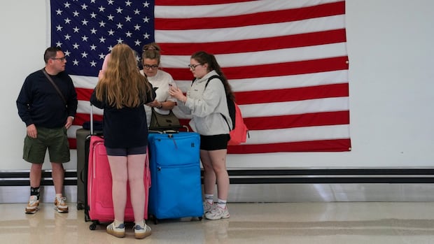 Newark air traffic controllers briefly lose radar for 2nd time in 2 weeks | CBC News