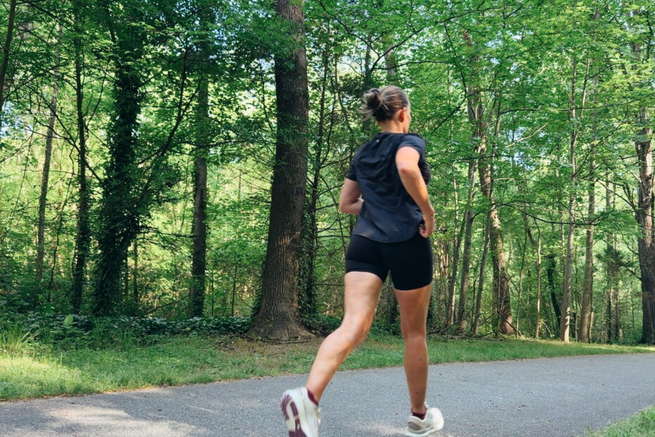 Running in the heat: 10 tips to not hate your life