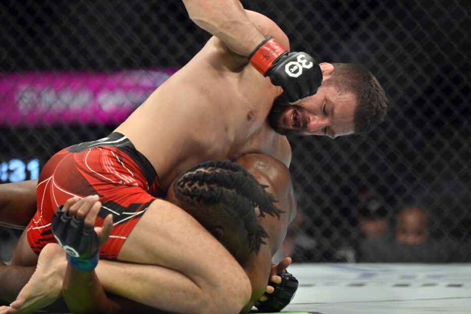 UFC Cage Locks: Blanchfield, Barber headline action at the Apex