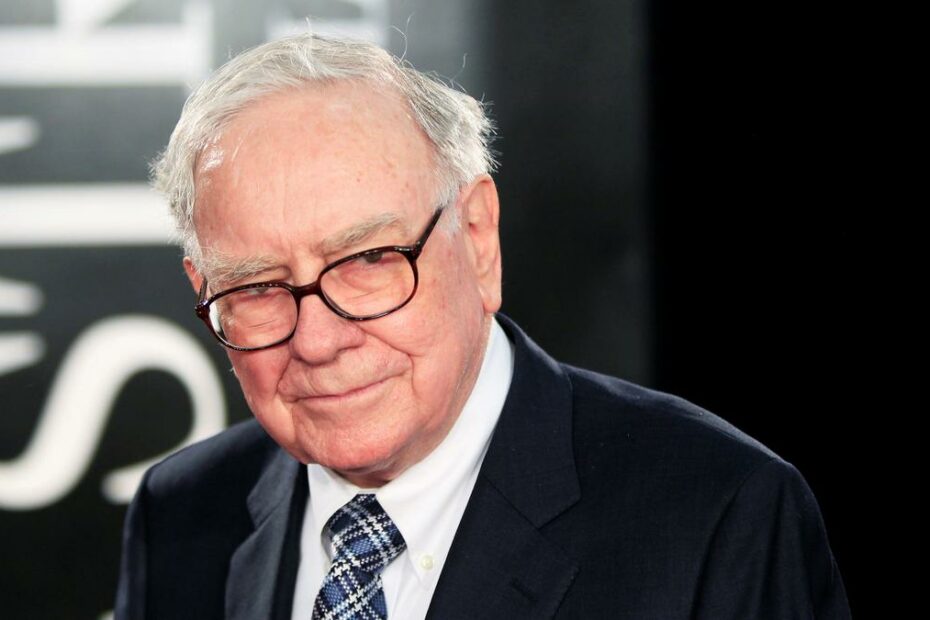 Warren Buffett shocks shareholders by announcing his intention to retire at the end of the year