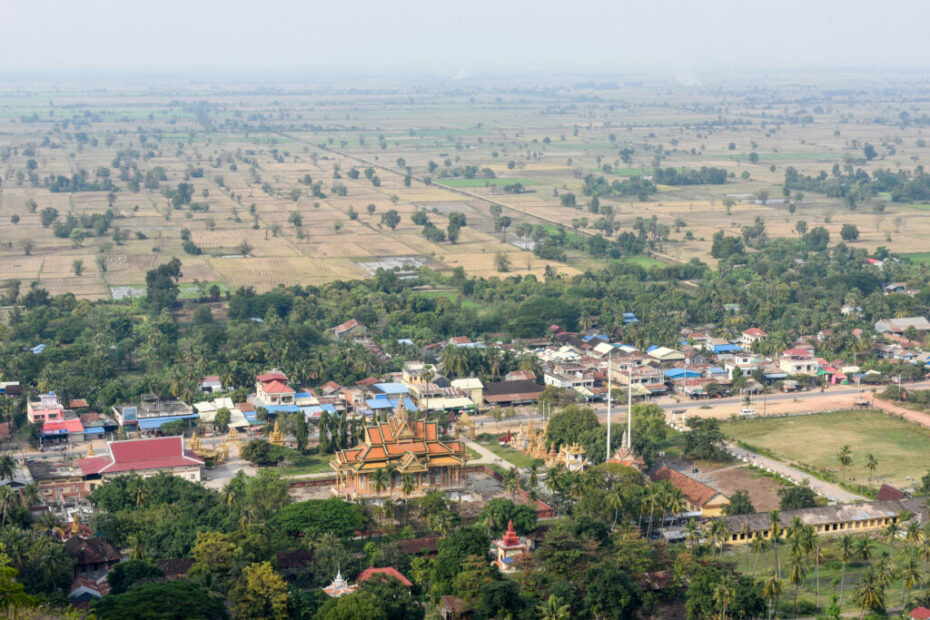Battambang Travel Guide (Local Tips & Neighborhood Guide)