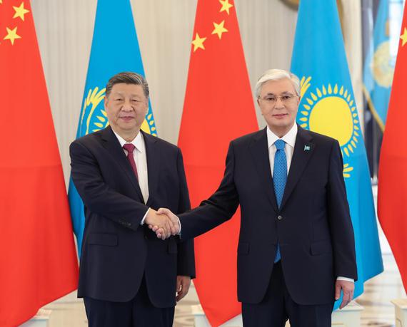 Chinese President Xi Jinping and Kazakh President Kassym-Jomart Tokayev hold talks at the presidential palace in Astana, Kazakhstan, June 16, 2025. (Xinhua/Huang Jingwen)