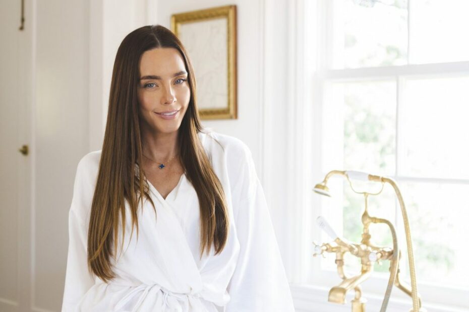 How To Be In Your Feminine Energy for the Modern Woman | The Skinny Confidential