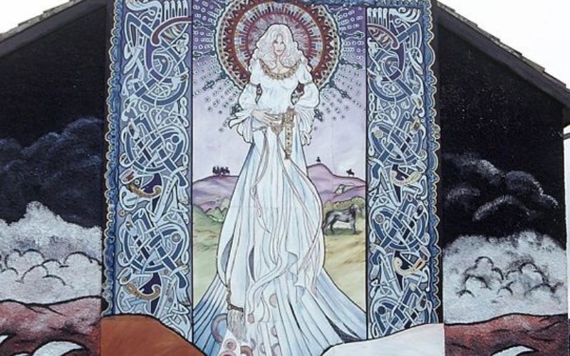 A mural depicting Queen Medb in Belfast.