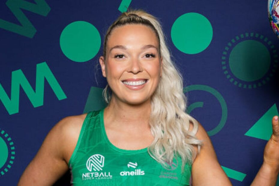 Cardiff Dragons' Leah Middleton has backed Loughborough Lightning to claim a historic three-peat in the Netball Super League final