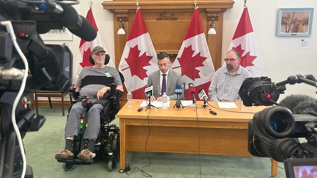 Sask. NDP and ALS society calling on province to investigate Moose Jaw health centre | CBC News